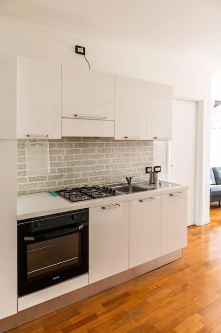 Raffinato Scorcio Sulla Citta Apartment Brescia Exterior photo